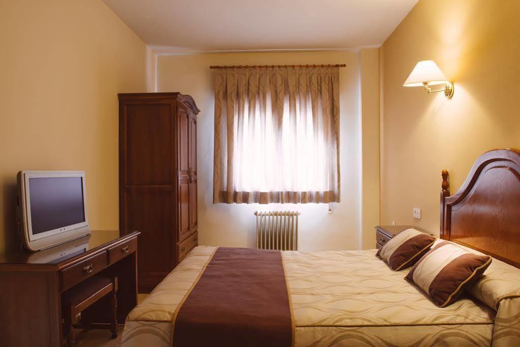 Hotel Arevalo Куенка Екстериор снимка